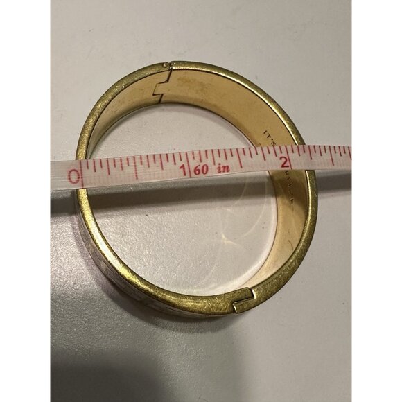 KATE SPADE OF NEW YORK SIGNED RARE "IT'S A BREEZE" BANGLE IDIOM BRACELET - Picture 6 of 7